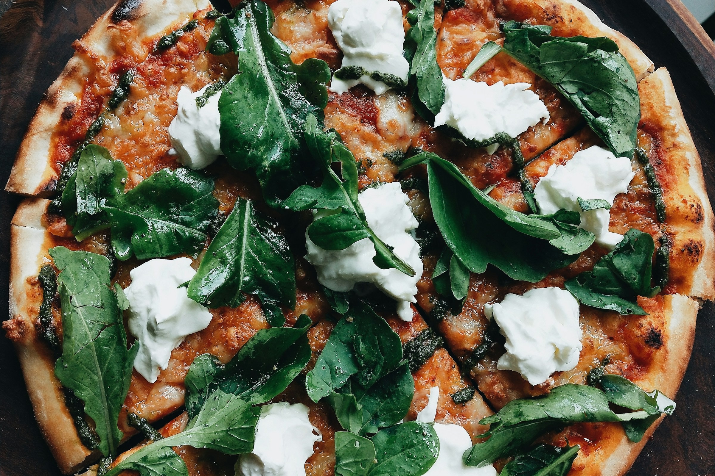 Pizza artisanale burrata et roquette